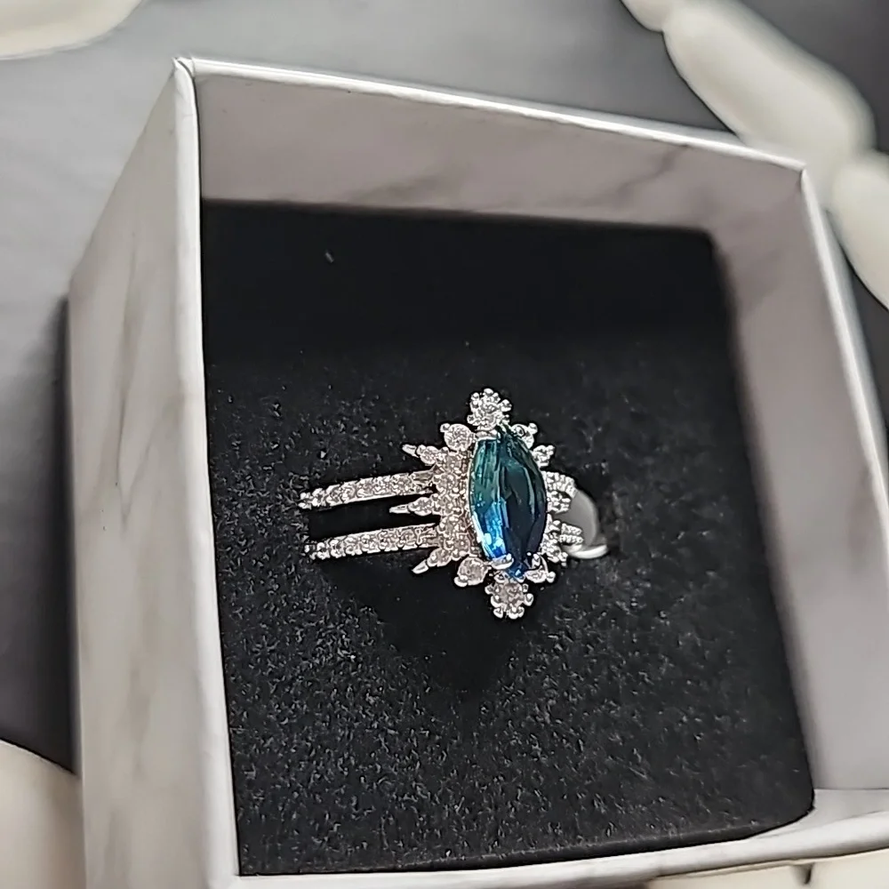 Ring - Picture 3 of 3